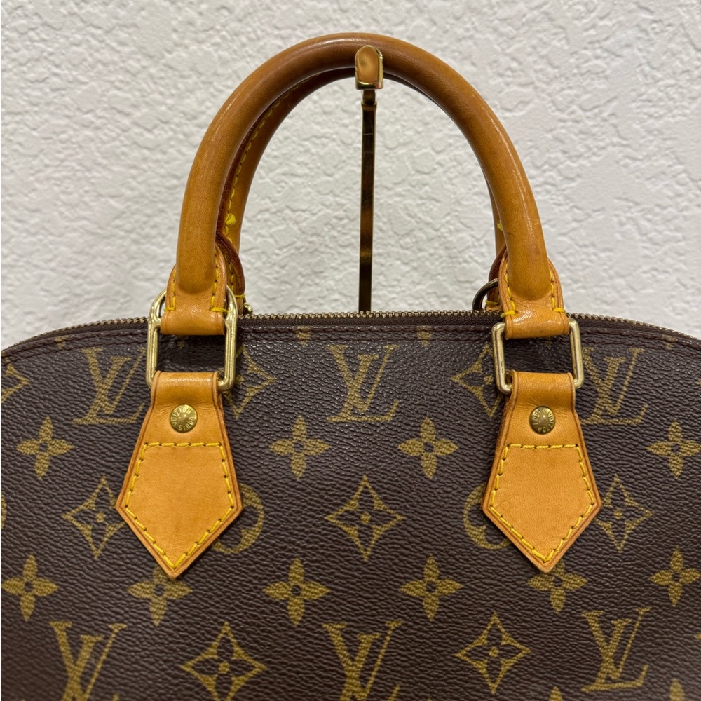 Louis Vuitton Alma PM Monogram Handbag - Picture 4 of 14